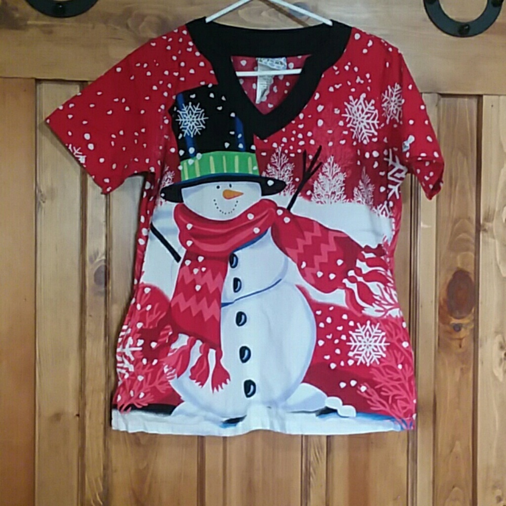 UNIFORM ADVANTAGE holiday scrub top
